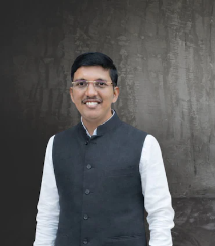 hoilibol's tweet photo. A case has been registered in Chiplun against a BJP worker for allegedly sexually assaulting a minor girl. The accused, Mandar Mangesh Kadam, is charged under POCSO for assaulting a 14-year-old and has been arrested.

#GodMorningTuesday #NitinNabin #BJPPresident https://t.co/wnJyQvTEyj