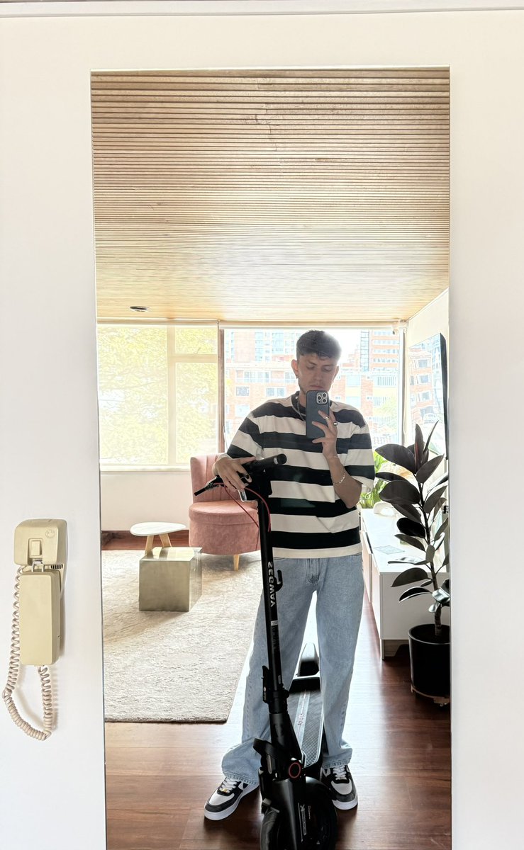 Angelvocals's tweet photo. Vibes 🛴🍃 https://t.co/VhC6Sp3HTr