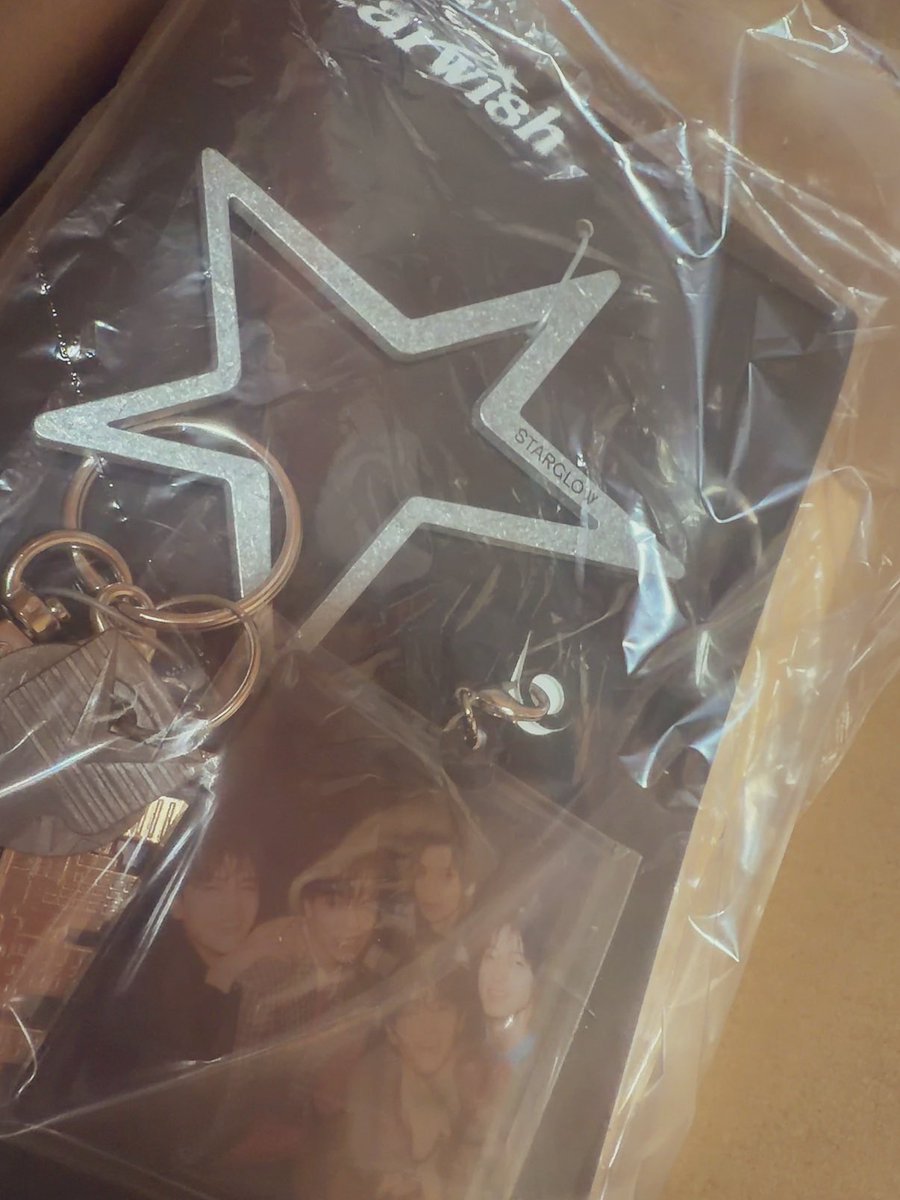 ⠀ 仕事中に抜け出して家帰ってキーリングだけ爆速で受け取り仕事に