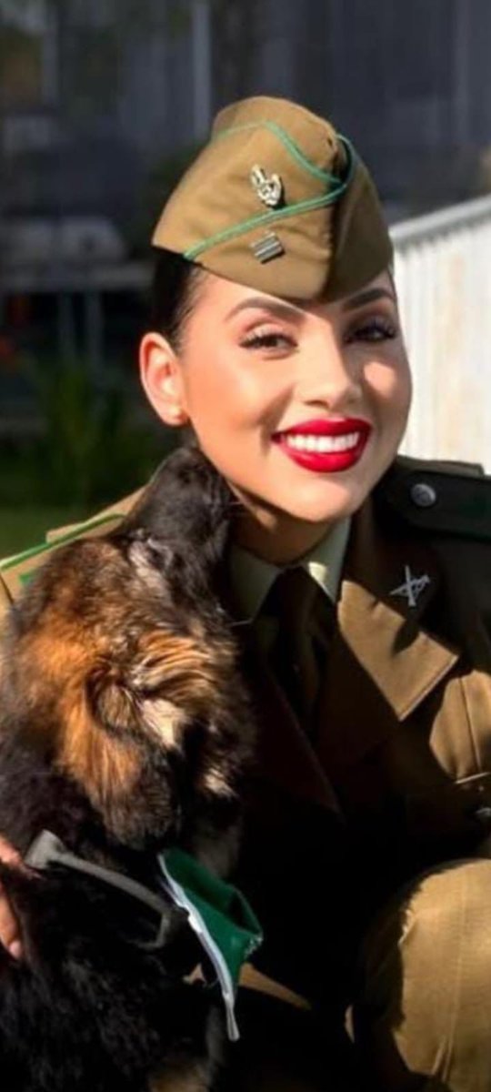 charliehabla_'s tweet image. Yilliams San Martín, fallece carabinera guía canina en manos de la #Delincuencia que vive Chile 

#FuerzaCarabineros
QEPD 🙏 
#GobiernoAsesino