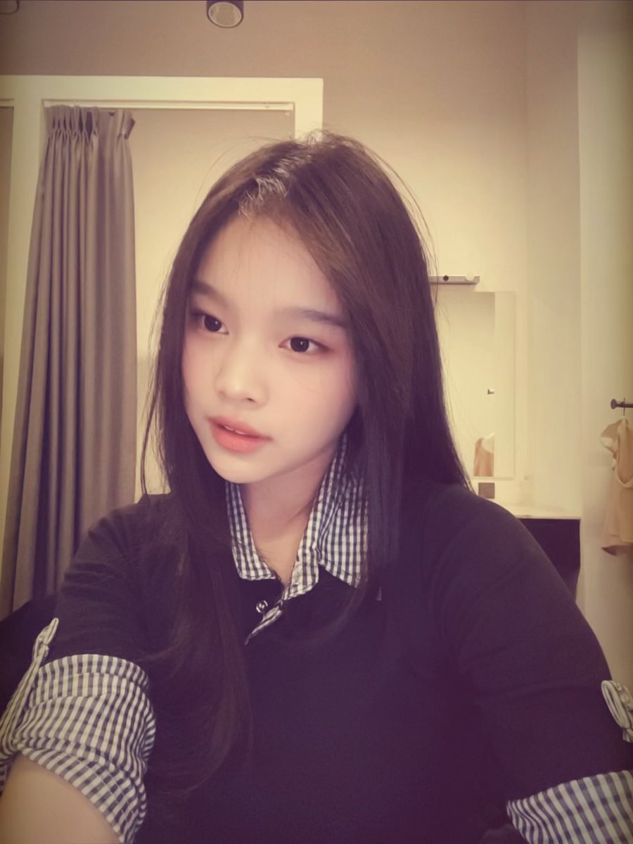 Giaa_JKT48's tweet photo. balik aja ke 2016 #SelaSopia #GiaPict https://t.co/K782LhvSiA