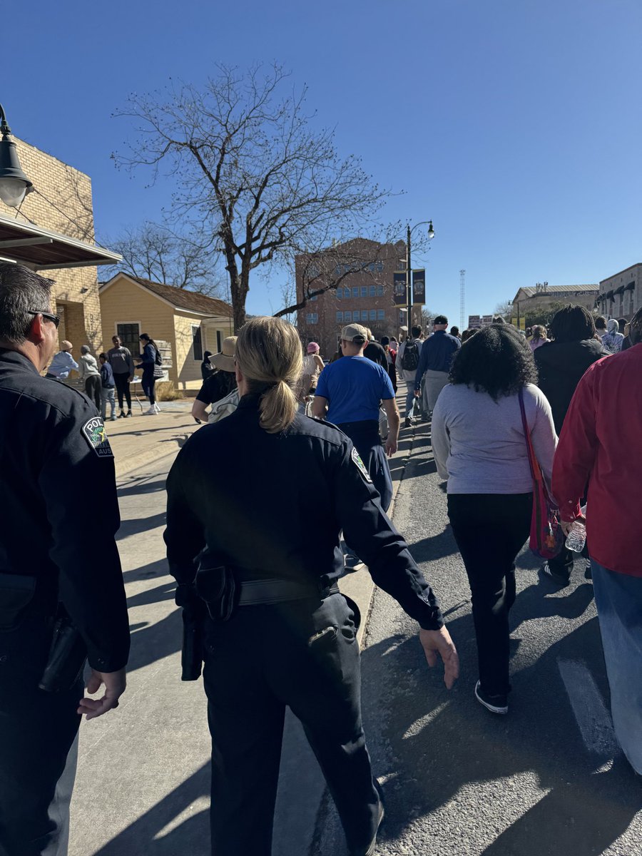 Chief Lisa Davis tweet media