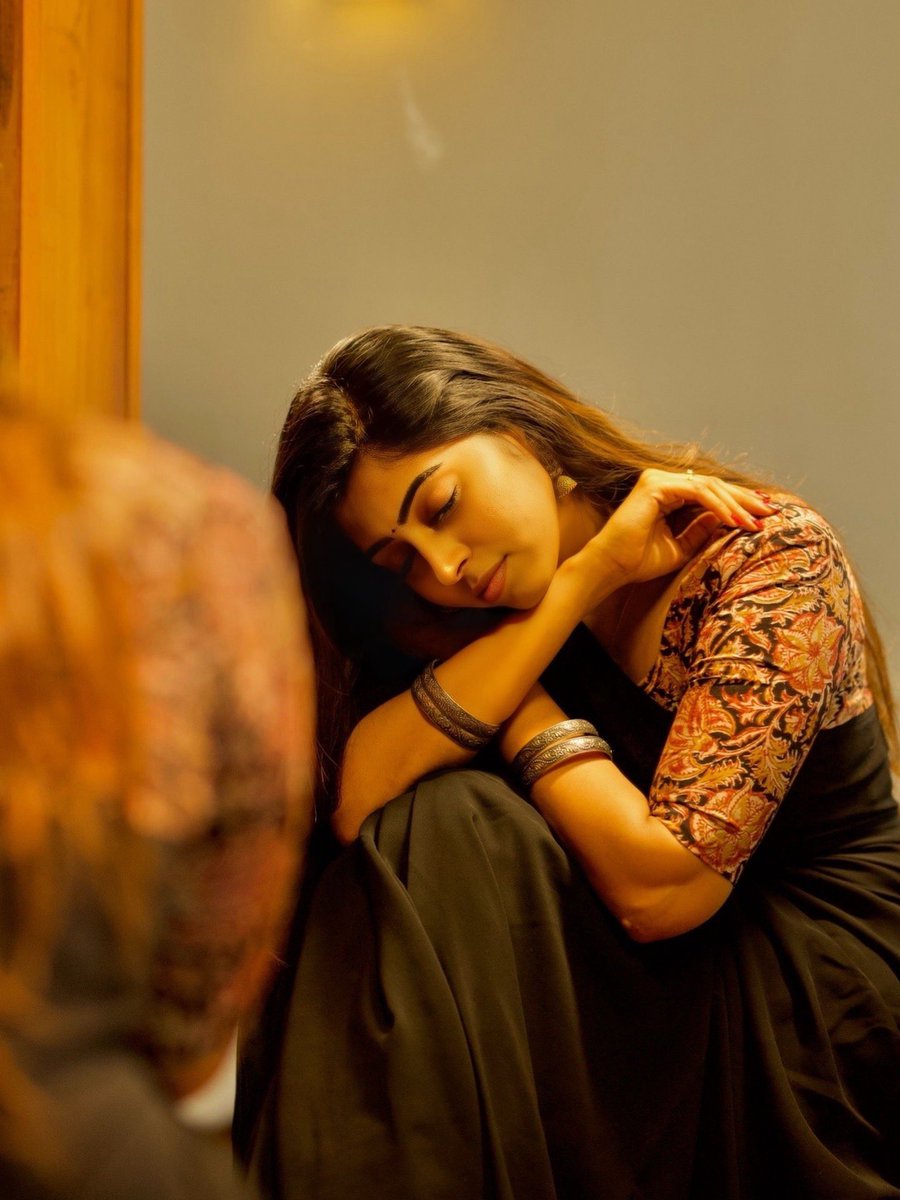 Gkuhasini's tweet photo. When calm becomes your signature, you learn that softness can be the strongest form of strength. 📸 @karthikha_photography https://t.co/ikJ5yHPbHL