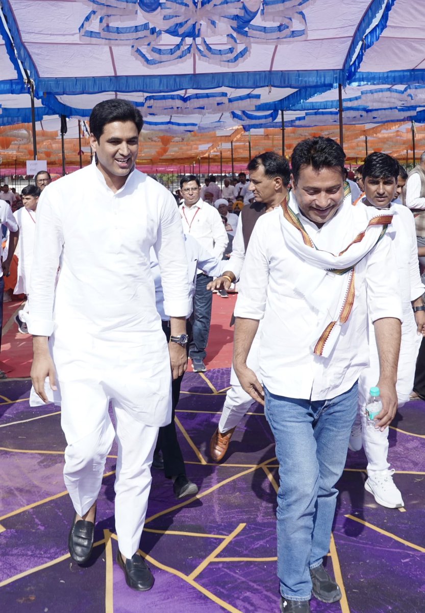 चूरू लोकसभा क्षेत्र के लोकप्रिय सांसद, बड़े भाई श्री राहुल कस्वां जी को जन्मदिन की हार्दिक बधाई एवं अनंत शुभकामनाएँ।

आपके उत्तम स्वास्थ्य एवं दीर्घायु जीवन की कामना करता हूं।
<a href="/RahulKaswanMP/">Rahul Kaswan</a>