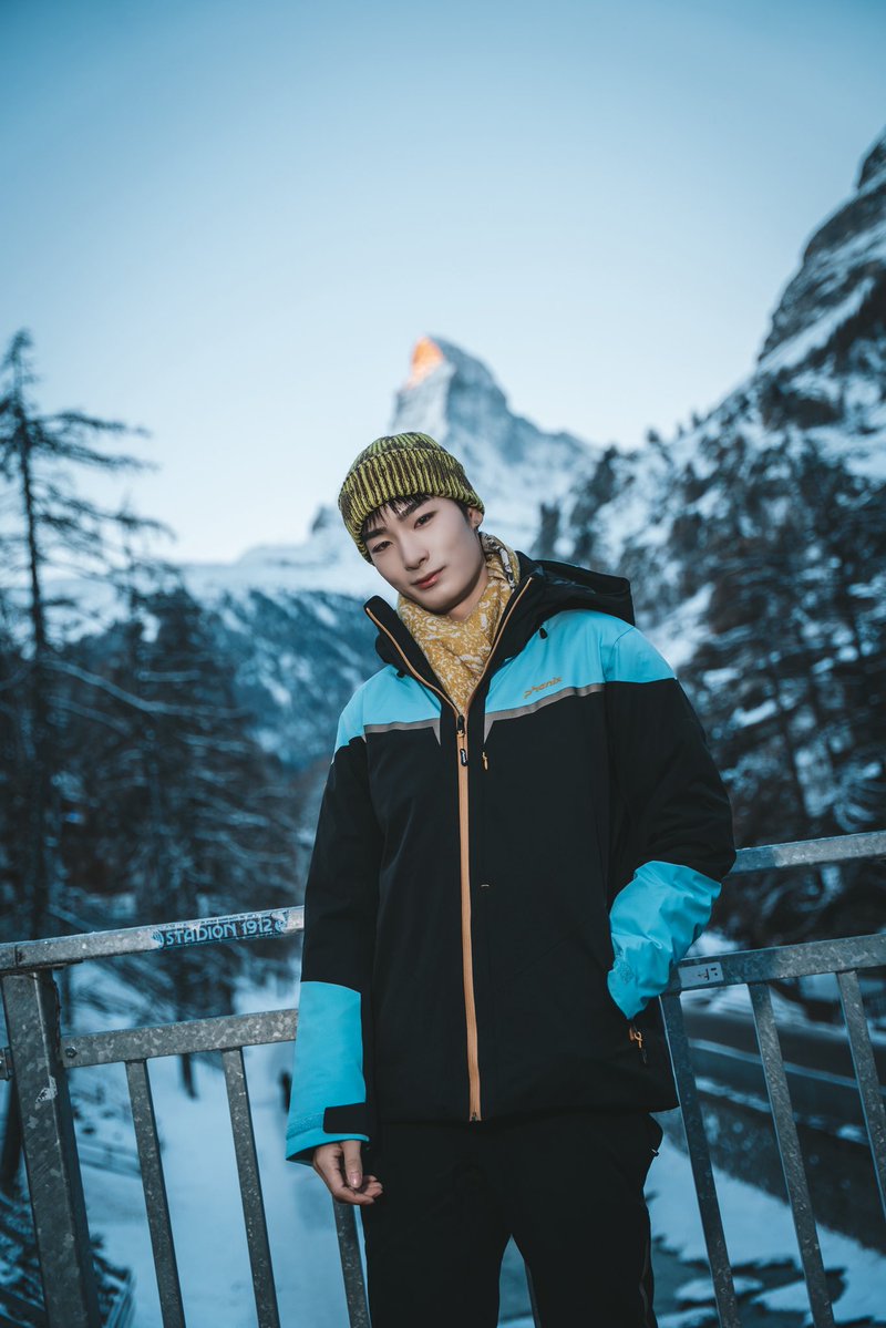 Big_O_cean's tweet image. Breathtaking views behind us, memories ahead. ⛰️✨

#BigOcean #빅오션
#Matterhorn #Zermatt #Switzerland