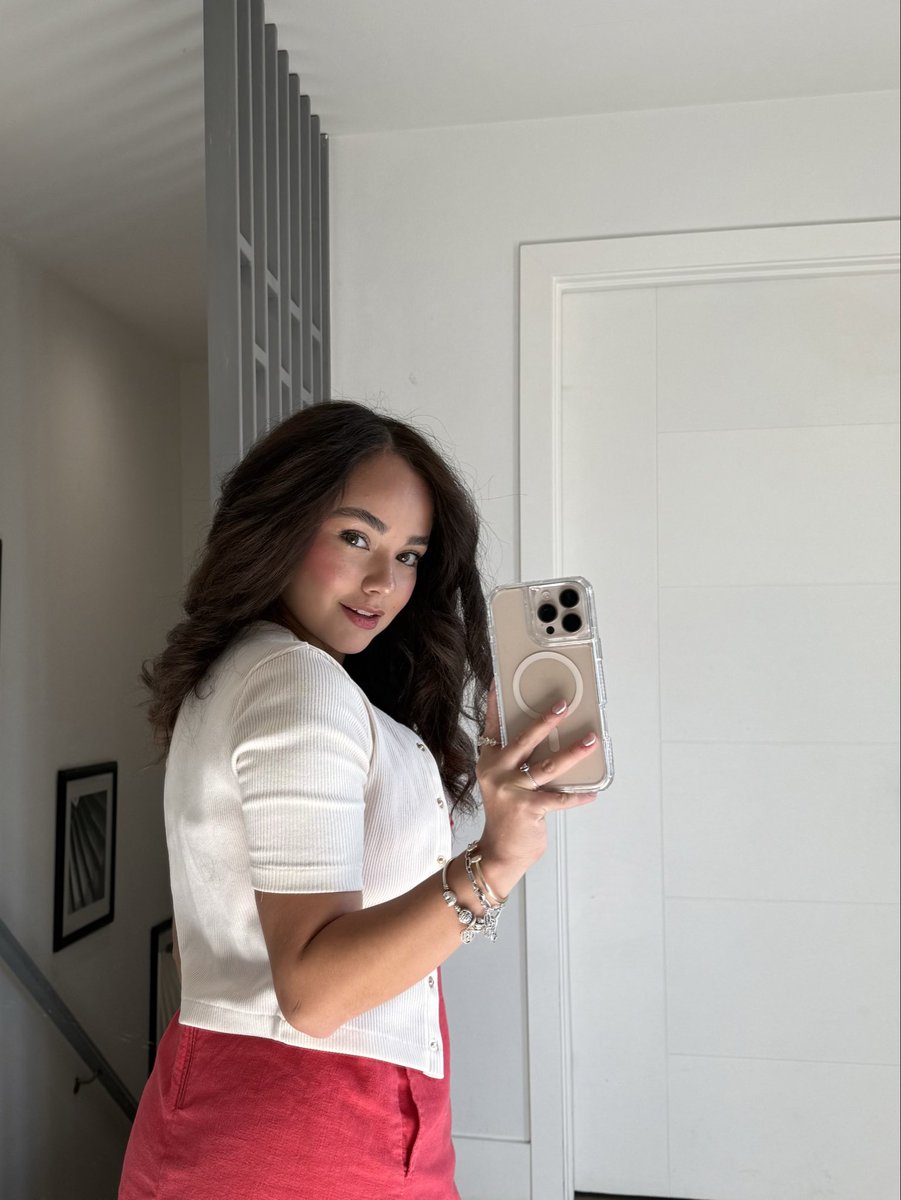 ValeryyyyR's tweet photo. mirror pics💌 https://t.co/IUTn4XqsTh