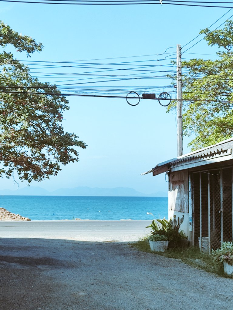 🌅 ทะเลยามเช้า ช่างสวยงามจริงๆ🥰 อยากชวนเธอมาเที่ยวทะเล...😉
#กระบี่
Id.suri1718