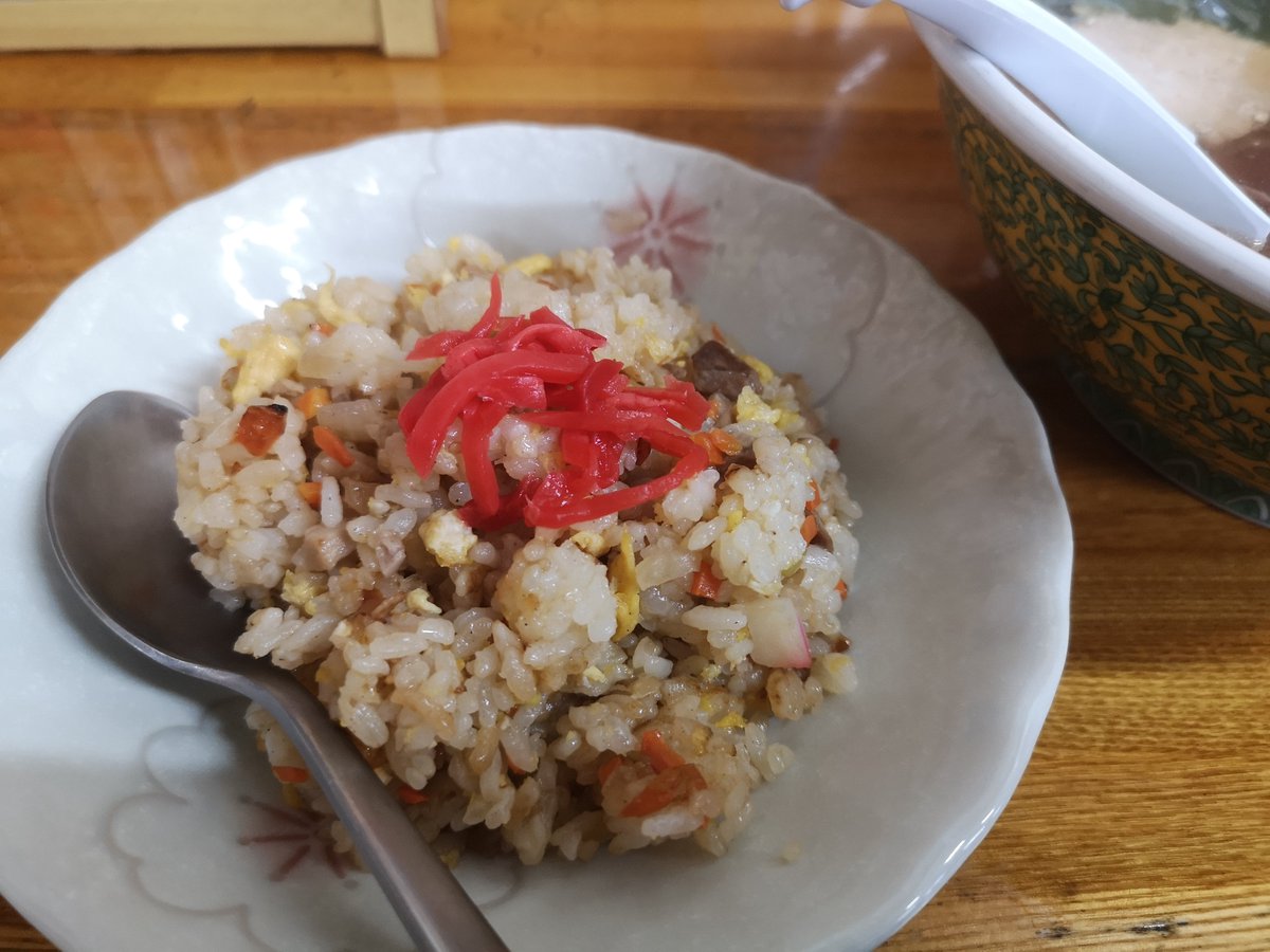 9TF's tweet image. マダムが前の客のカレーお残し怒ってて草