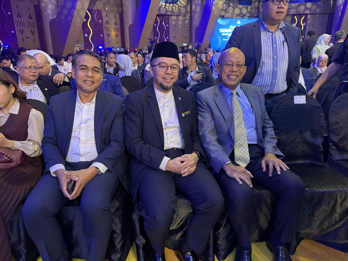 Sebagai rakan strategik KPT, UiTM akan menggerakkan pendekatan ekosistem bersepadu demi pencapaian mampan untuk negara.

Globally Renowned, Locally Rooted
دمي اڬام بڠسا دان تانه اير
اوسها تقوى موليا

#vcuitm7 #UiTM2030
#MalaysiaMADANI #UiTMdiHatiku