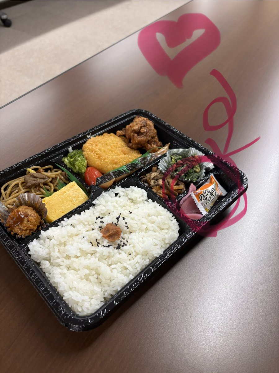 お弁当に優しさの一粒。