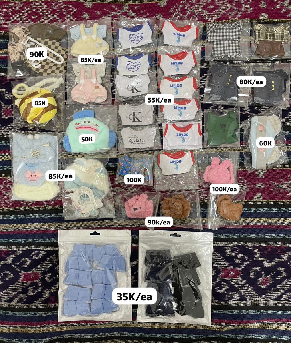 WTS Doll &amp; Baju doll 10 cm &amp; 20 cm Ready ina
Help RT 🙏🏻 

✅ready kamar 
✅keep event
✅new 
✅split / fullpay 🍊
❌pack + adm 14-16%

📌bisa request gambar lain/ model lain 

📍Jakbar

Tag. Baju doll bts jungkook taehyung jin suga namjoon jhope jimin doll