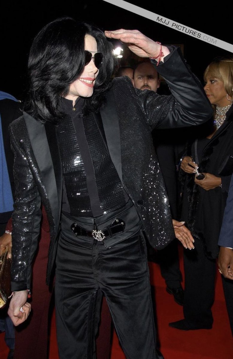 lithoniagirl's tweet image. why be 2016 when it could be 2006