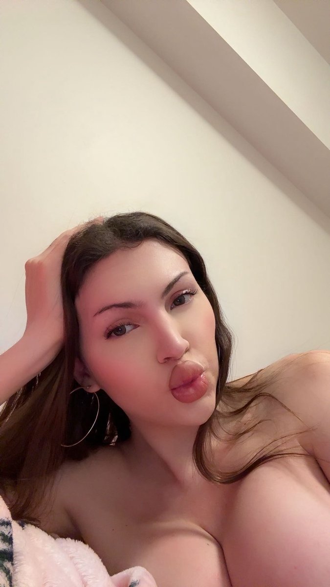 tshazelgray's tweet photo. Cozy night! 🥰 https://t.co/Mpzajxk582