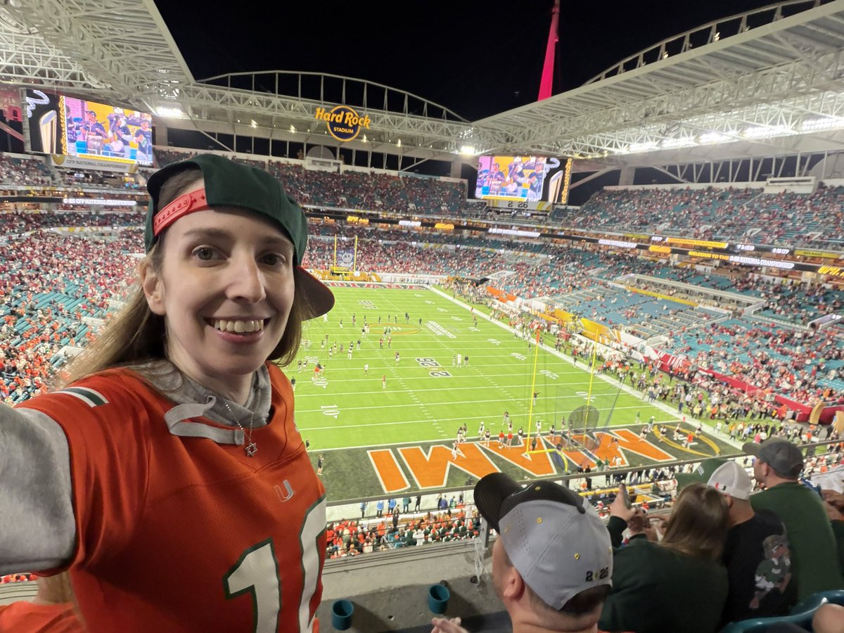 Melissa (Hoodie Girl) tweet media