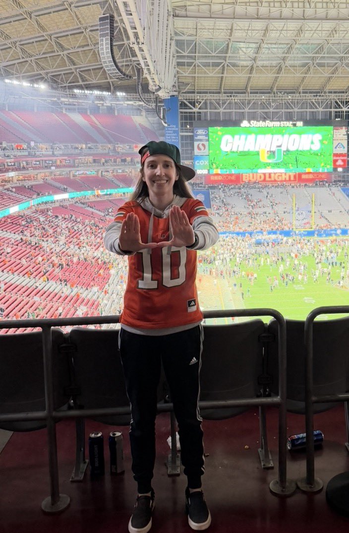 Melissa (Hoodie Girl) tweet media