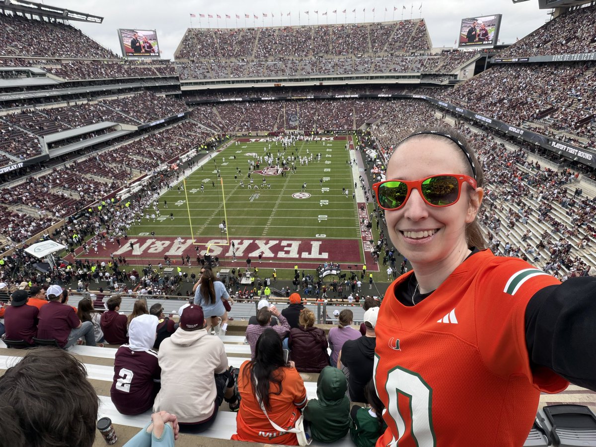 Melissa (Hoodie Girl) tweet media