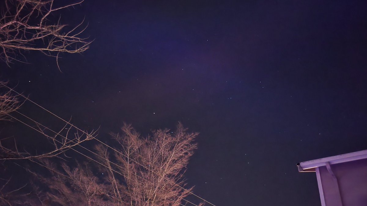 NatHeathirPhoto's tweet image. 8:36 pm in Enumclaw.   Faint pink but not visible to the naked eye.  Looking NE.  #WAwx #pnw #Enumclaw #Auroraborealis