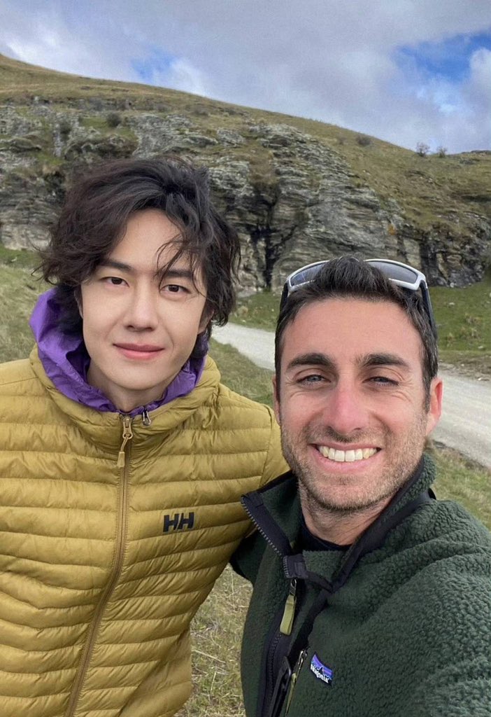 เห็นหน้าแล้วชื่นใจเจี่ย หวังอี้ป๋อสมเป็นลูกรักพระเจ้าแบบที่ทรงสร้างตอนกำลังอารมณ์ดีมากๆ