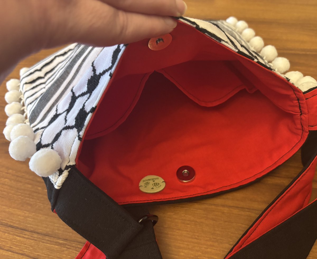 AgoEFiloStudio's tweet photo. The LouLou “Free Palestine!” Handbag

Materials, dimensions &amp; full description are below in the thread.

Starting bid is $40. 
Please add your bids here &amp; reply to the most recent bid to so that we have an easy to follow thread of bids.

Auction will go until 23/02/26. https://t.co/mvcp7lRPns