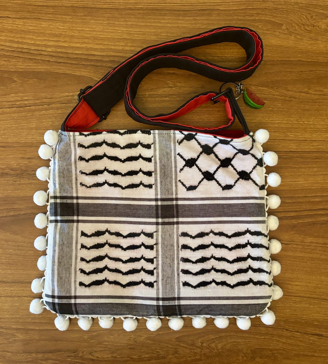 AgoEFiloStudio's tweet photo. The LouLou “Free Palestine!” Handbag

Materials, dimensions &amp; full description are below in the thread.

Starting bid is $40. 
Please add your bids here &amp; reply to the most recent bid to so that we have an easy to follow thread of bids.

Auction will go until 23/02/26. https://t.co/mvcp7lRPns