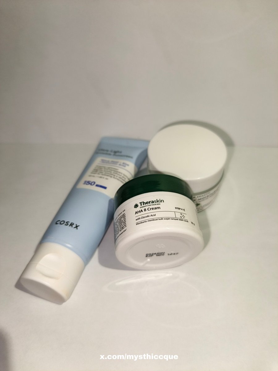 mysthiccque's tweet photo. Pernah ga sih ngerasa kulit kusam, banyak flek hitam, atau teksturnya kasar pdhl udah rajin cuci muka?

​Ternyata kuncinya ada di 3 langkah dasar ini: Eksfoliasi AHA + Moisturizer + Sunscreen! Basic tapi beneran life-changing. Coba sini kumpul, aku jelasin knp ini penting bgt👇✨ https://t.co/Q9eLXNhrRV