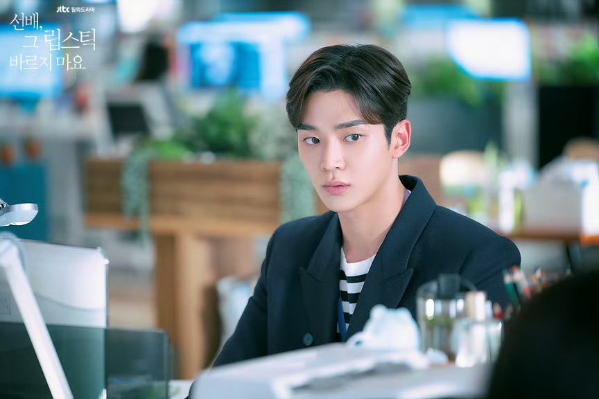 wping13's tweet photo. #로운 #ROWOON #ロウン #โรอุน #金路云 #KimSeokWoo #KimRoWoon #金路雲 #金锡佑 #김석우 #탁류 #TheMurkyStream #장시율
D-461
210120 https://t.co/0haBzhilPd