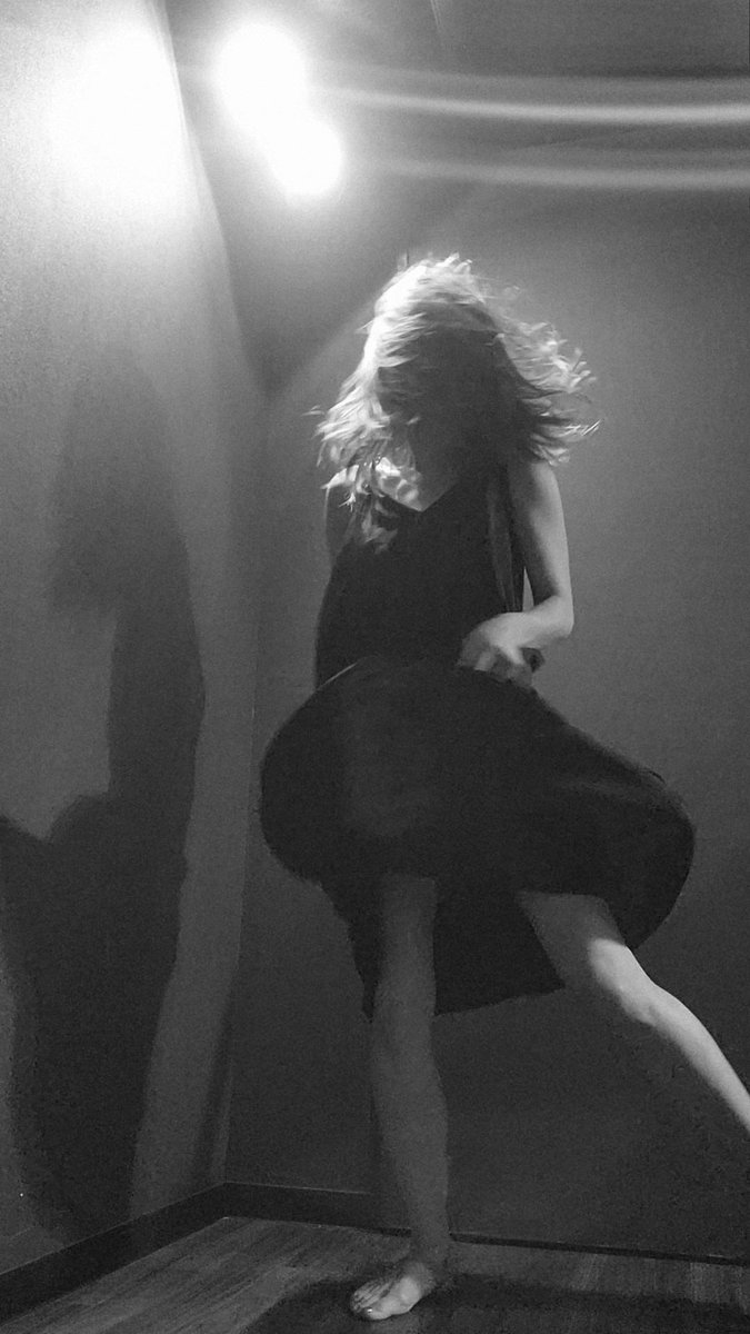 SunnyLandscape4's tweet photo. 今日、風強っ。

⚠️若干フィクションですw

#dance
#dancer
#choreography
#choreographer https://t.co/agAsDP41jb