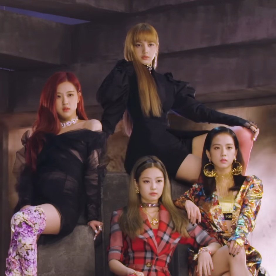 lovskpinks's tweet image. GETTING READY                   TO MAKE HISTORY