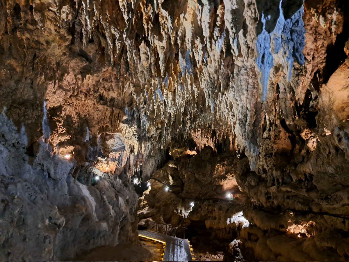 Ryugos1977's tweet image. 昨日、未送信になってた💧
以下、昨日の観光✨

#CAVE
鍾乳洞に来てみました😄
おじさん、大興奮✨
自然の神秘です🙌
#うるま市
#鍾乳洞