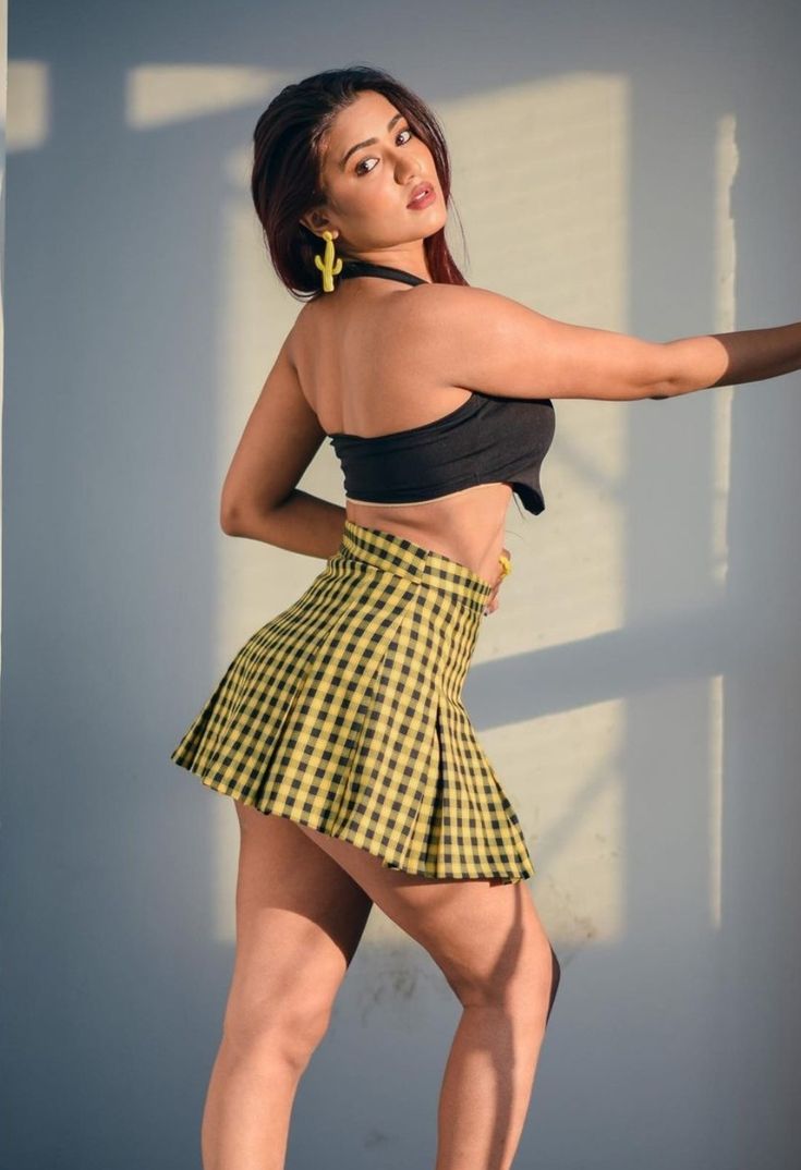 Time to raise a temperature in #EmpireOfSins office. As a HR I always need to take care of my employee and entertain them with my curves