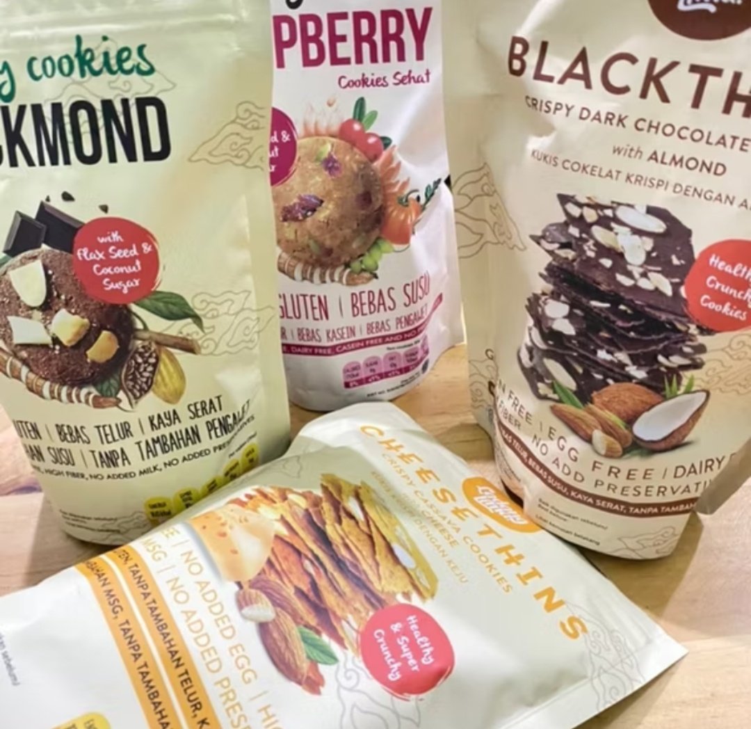 yuliapandaa's tweet image. LAGI DIET, TAPI KEPENGEN MAKAN SNACK? Mending ganti snack yang lebih sehat

Cookies Gluten Free → Ladang 5
Almond Panggang → Timteng
Granola &amp;amp; Nut Mix → Safiya
Snack Protein Bar → Granova
Dark Chocolate → D'Lanier

Ett, inget ya makan snacknya dijatah klo lagi diet