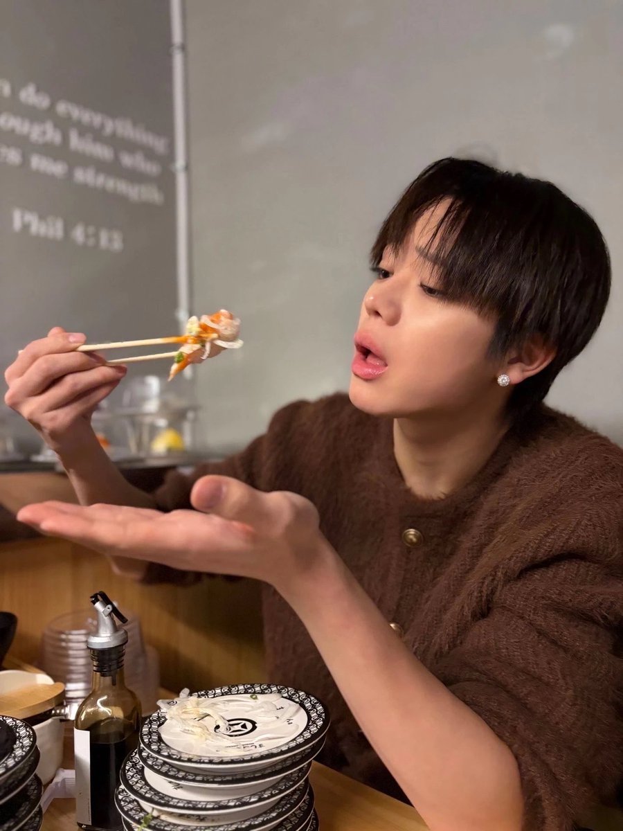 yu1neko's tweet image. 260120 중국 틱톡 #롱샷 #LNGSHOT

타래로