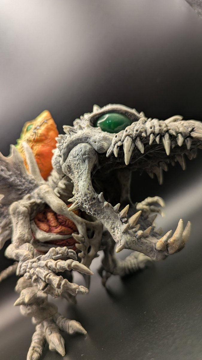 最近購入した「ゴジラ」×「スカルグレイモン」とても良いな やっぱ自分