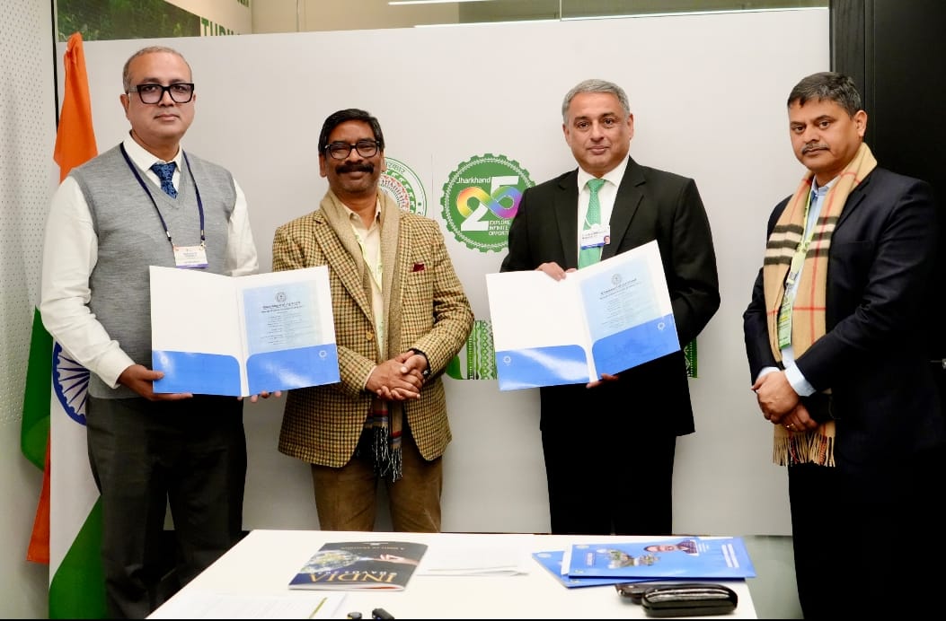 Day 1 at WEF 2026: A major step in India’s green industrial transition at #WEF2026. Under the leadership of CM Shri <a href="/HemantSorenJMM/">Hemant Soren</a>, the Government of Jharkhand and <a href="/TataSteelLtd/">Tata Steel</a> signed an LoI and MoU at Davos for over ₹11,100 crore in New Age Green Steel investments. The