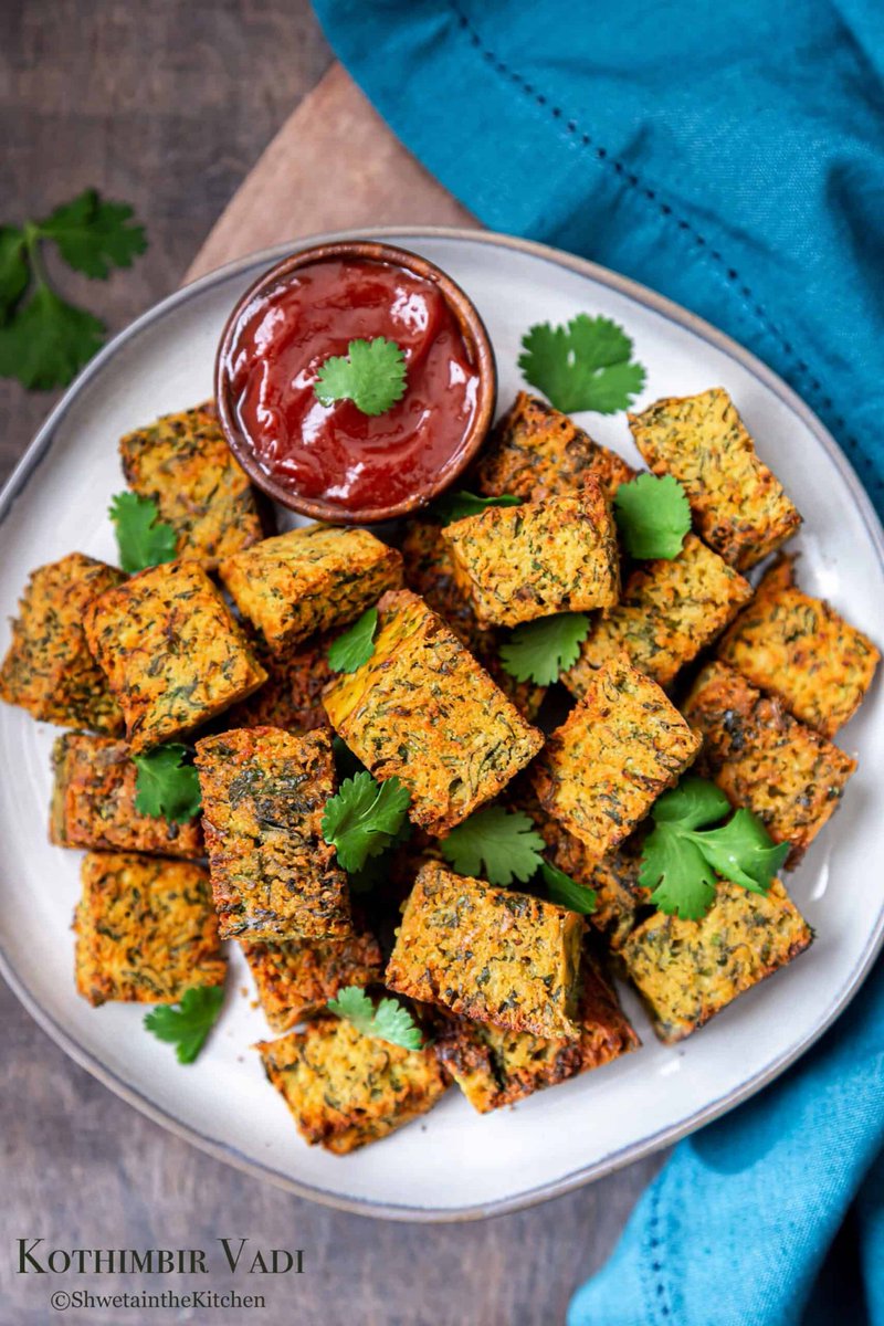 dombivlifoodie's tweet photo. कोथिंबीर वडी
Kothimbir Vadi
Image : ShwetaInTheKitchen
#मराठी #Marathi #खवय्यांसाठी #marathiblogger #foodblogger https://t.co/qe84MZkRKv