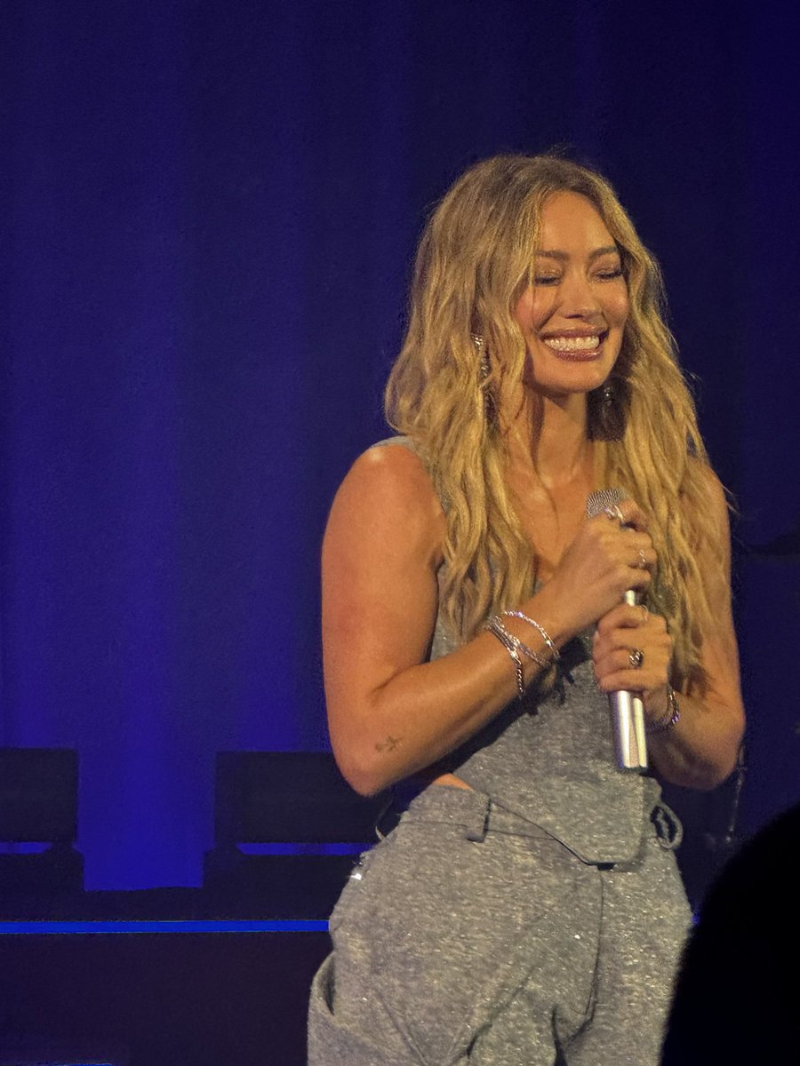 sweelly6's tweet image. #Hillary
Smile can heal a lot of pains😊❤️