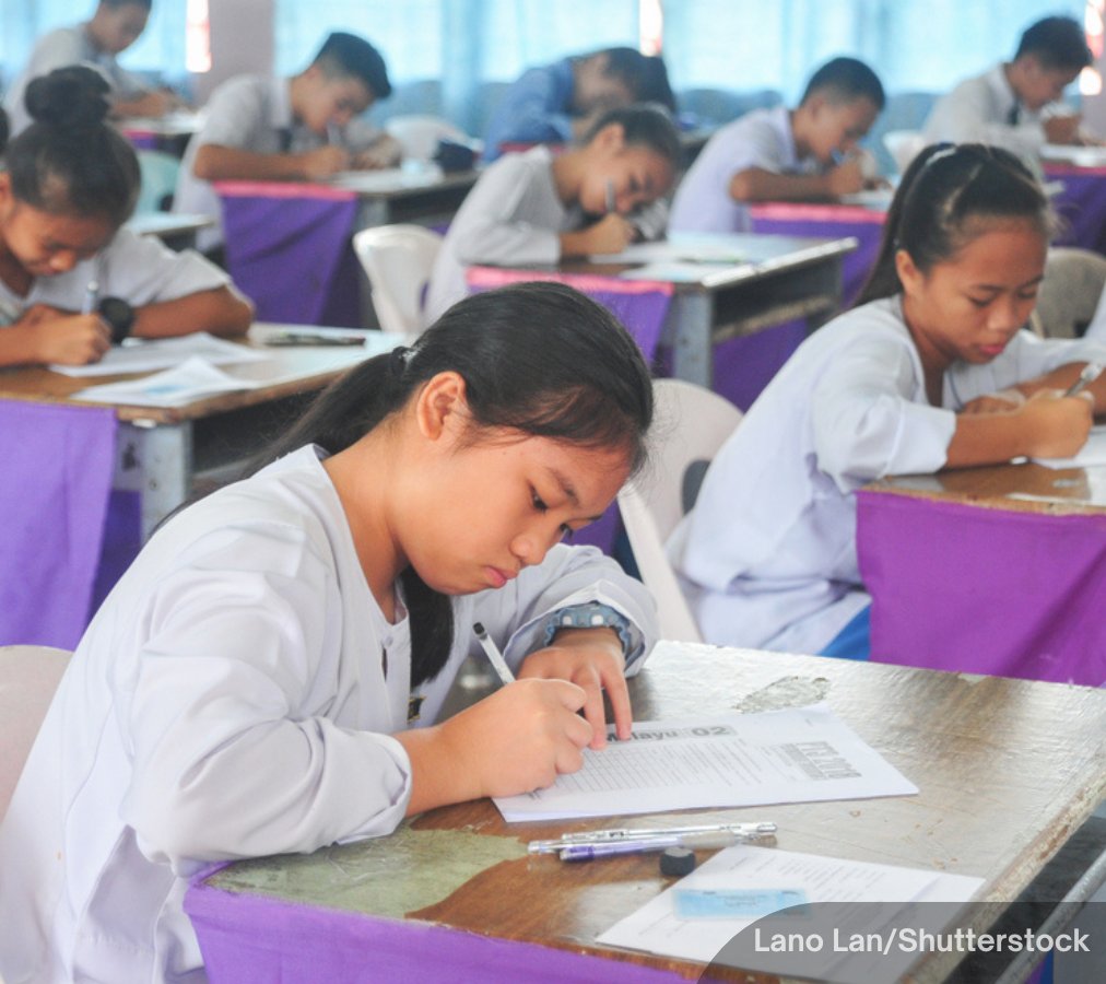 NewsBFM's tweet image. 🚨 JUST IN : Starting next year, pre-school in Malaysia will begin at age five, and Standard 1 at age six.

However, PM Anwar Ibrahim stressed that the move will not be compulsory in its initial year, adding that parents will be given a choice if they feel their child is not…