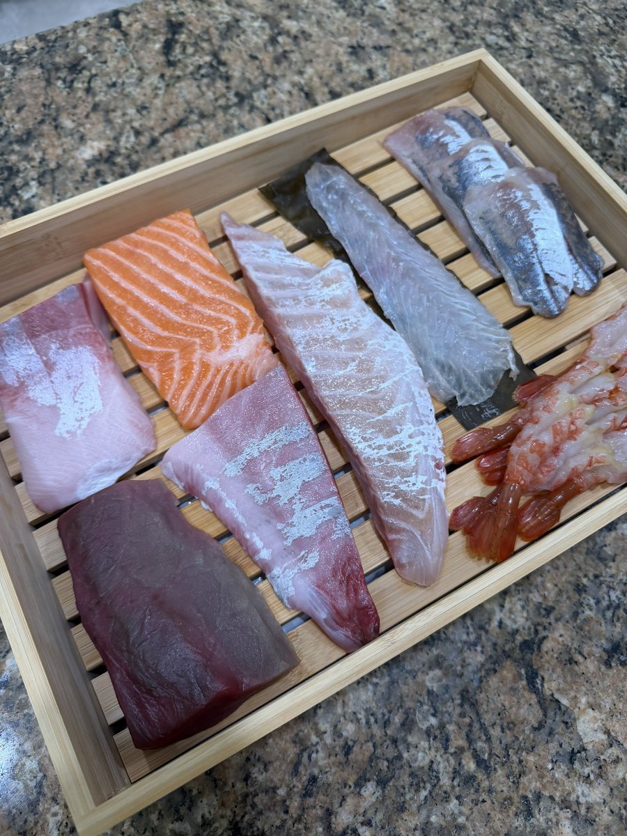 久しぶりに寿司屋活動してきました
今日は焼き鳥屋さんとのコラボ！