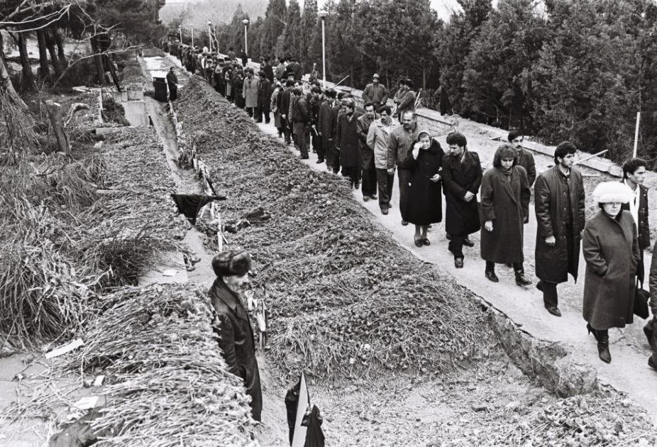 beyazid89's tweet photo. ❗️ALLAH şəhidlərimizə rəhmət etsin..🤲🥀
Amin
#20Yanvar 
#20yanvar1990 https://t.co/3lRUwTq9h2