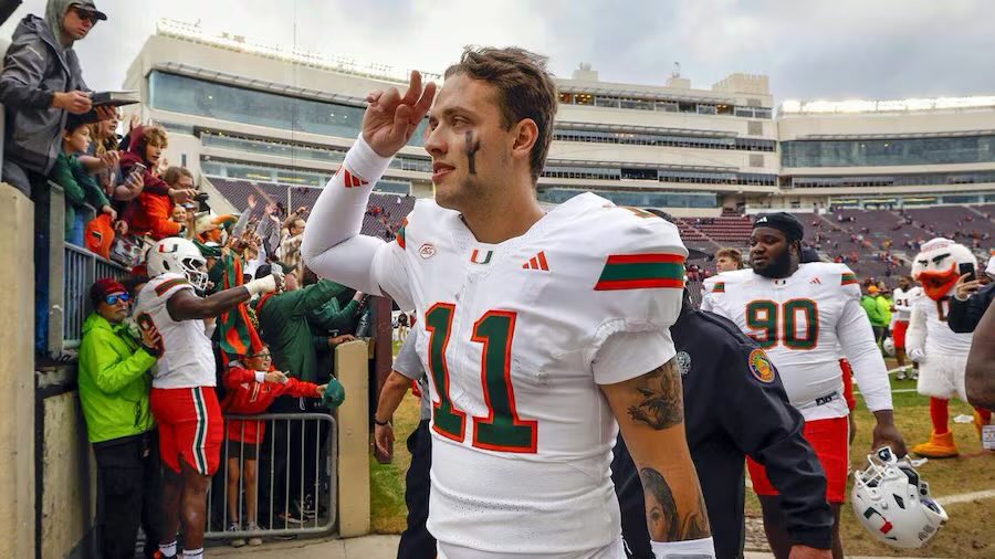 GrantReacts1's tweet image. Carson Beck if you see this thank you

They said you were damaged goods. 
You came to The U anyway.

They said you were not a leader. You proved them wrong.

They said Miami could not advance but you played your part and proved them wrong’

Carson thank you for being a Cane.

We…