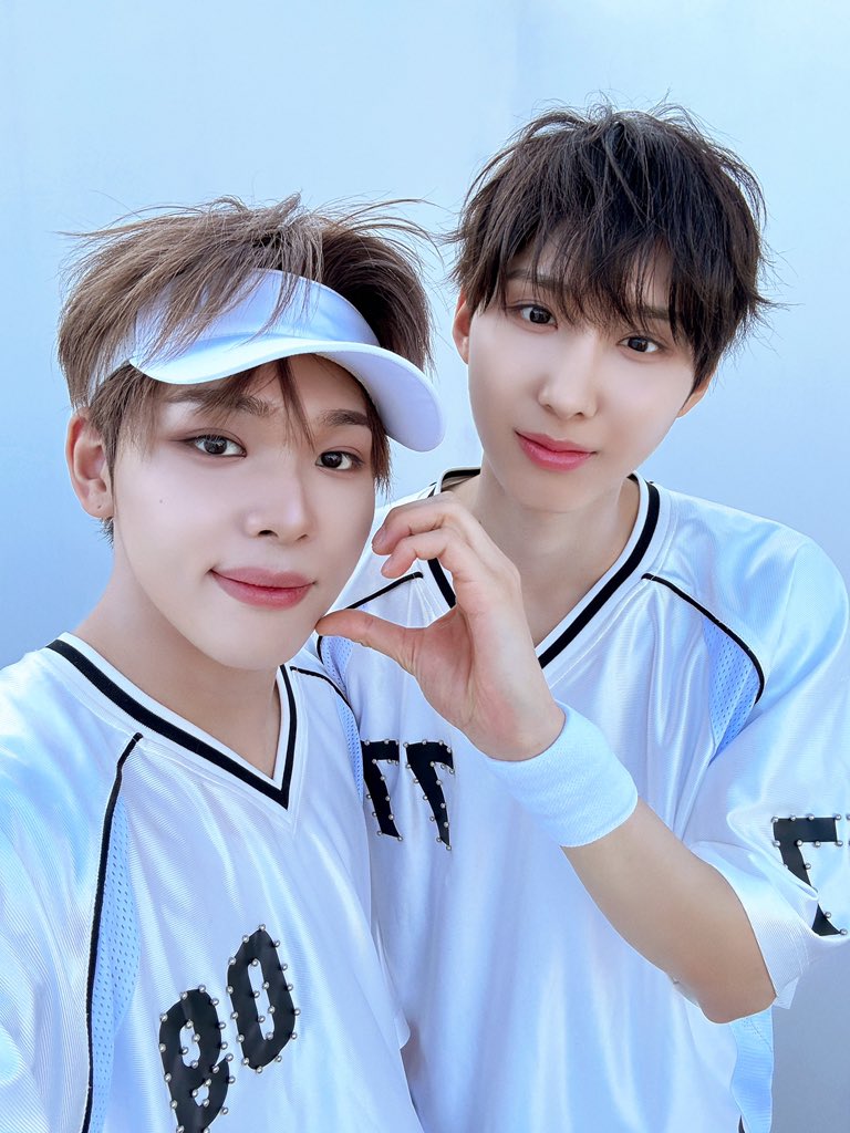 g15_alexa's tweet image. Yo y @corpse_grave