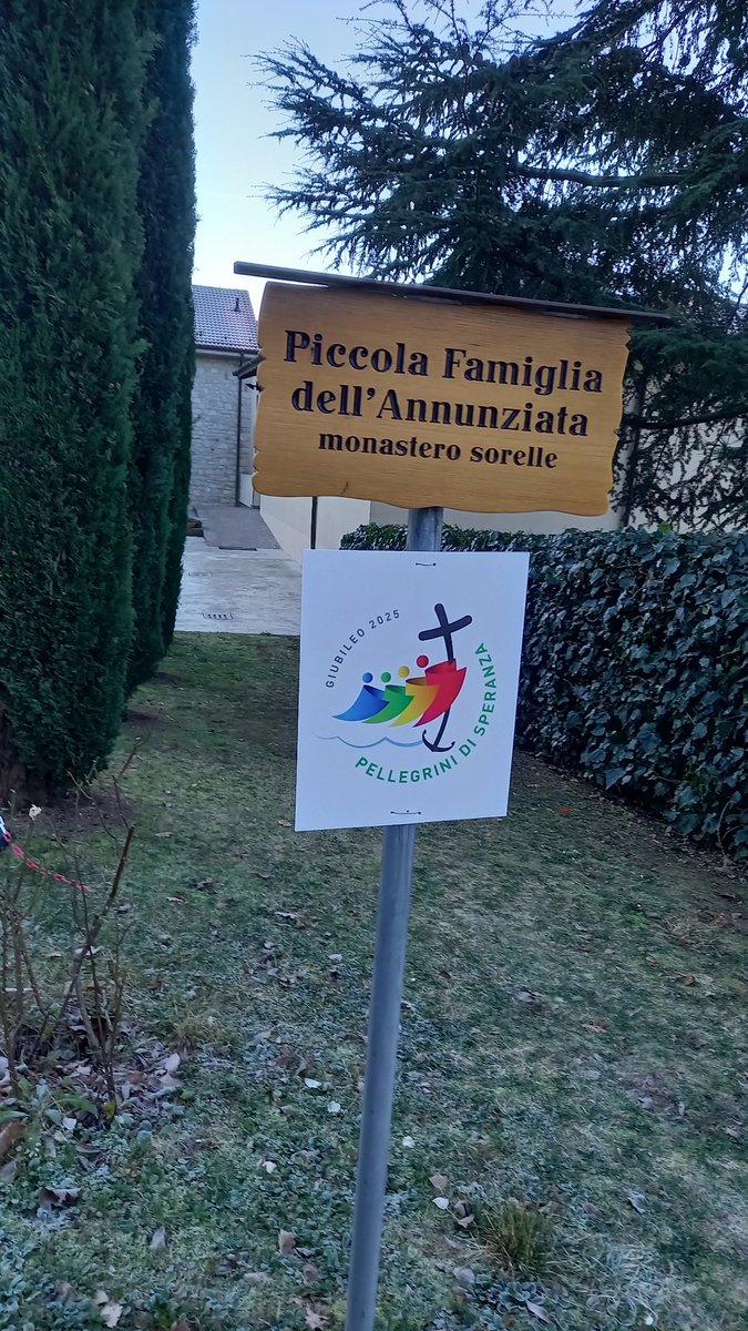 1 gennaio 2026
Ho scattato questa foto a Montesole.
La vedete anche voi la forma del sole?