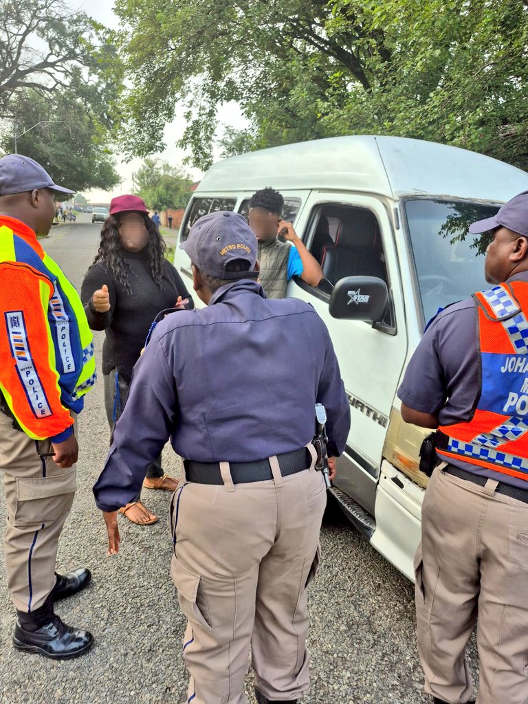 JoburgMPD's tweet image. 📢 JMPD SCHOLAR TRANSPORT OPERATIONS 🚔🎒

​Ensuring the safety of our future leaders is a priority. Our officers are out in full force across the City of Johannesburg conducting scholar transport compliance checks.

​We are focusing on:

✅ Vehicle roadworthiness &amp;amp; licensing
✅…