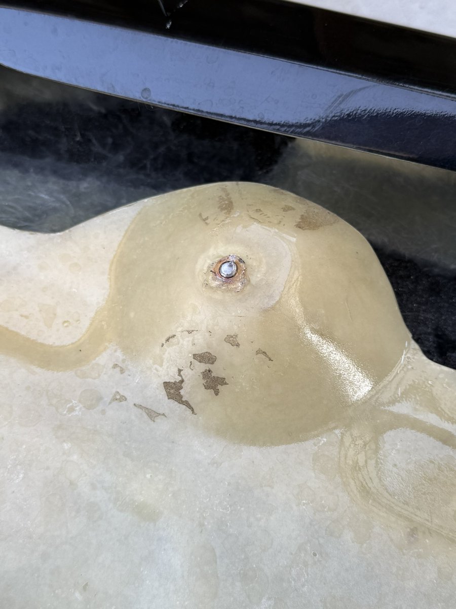 SPOON リアスポイラー売ります
EKシビック用です、EK9、EK4など
パチモンウイングの方が軽いうえに先に届いてしまったので必要なくなりました
ブラックに塗装されています、小傷・タッチアップ痕あります
取り付け用のボルト1本折れてますがガタ無く付きます
送別85,000円