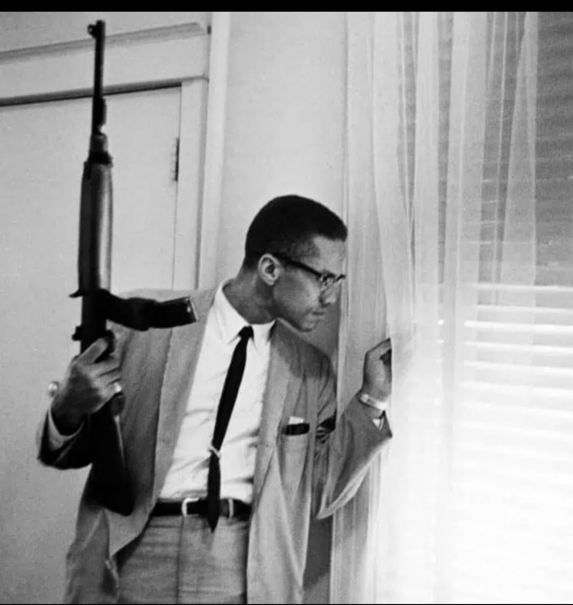 Chineirass's tweet image. De repente?