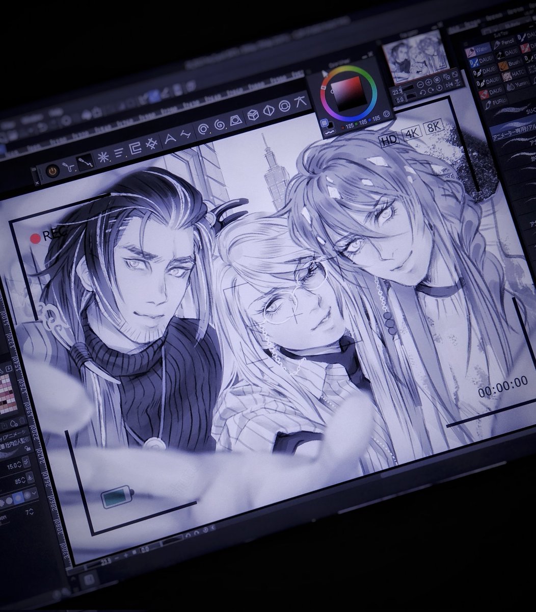 (   ･`ω･´)･`ω-´)･ω･)🤳