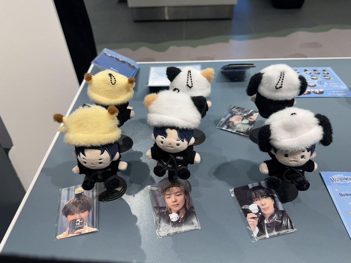 CNBLUE OFFICIAL CHARACTER 'MINIBLUE' POP-UP STORE

막콘 가기 전에 아침부터 대기등록을 했지만,,결국 못샀더라죠ㅠ지방러는 울어ㅠㅠ
너무 아쉽지만 구경만 하고 왔던 미니블루 팝업! 제발 온판,,제발요,,🙏

#CNBLUE #씨엔블루
#MINIBLUE #FIND_YOUR_ROADMAP
#사운드웨이브