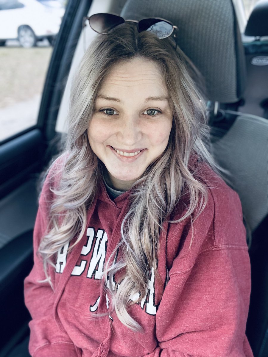 GoddessModest5's tweet photo. New hair! 💋😍😍

Go hit my Linktree 😘
#newhair #arkansas #change #cc #linktreeinbio #feelinggood https://t.co/kijwXks7Lp