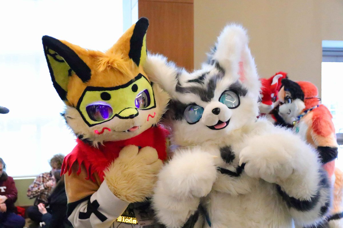 FrostyShy_3's tweet photo. Pictures of me, my local pal @spatterlight, OPTiMiS, and @@ReignDown_ at the Kemono meet 

Thank you for all the love shown to a new suiter, and con goer such as myself! (⁠ ⁠◜⁠‿⁠◝⁠ ⁠)⁠♡ https://t.co/wuEX3gJM51