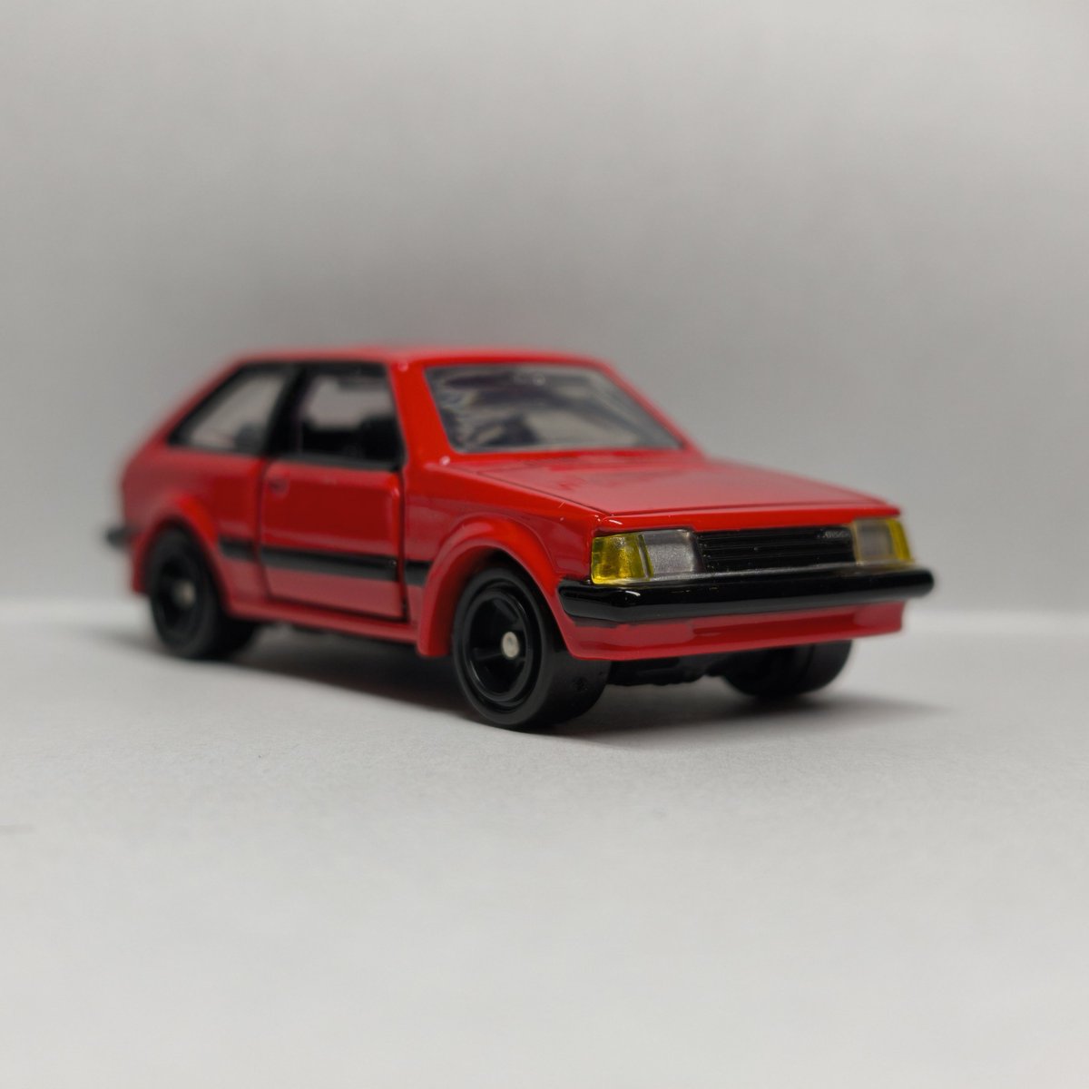 mz3fb's tweet photo. マツダ3の先祖ということでトミカREBORN買ってみた
#マツダ3 #トミカ #ファミリア https://t.co/seXs2mmLA7